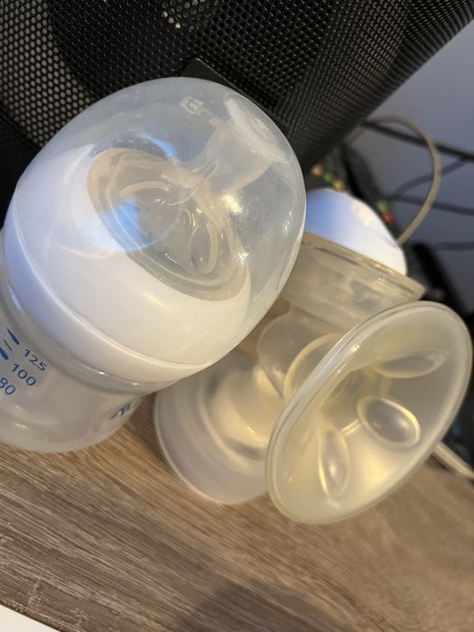 Laktator Philips z butelka