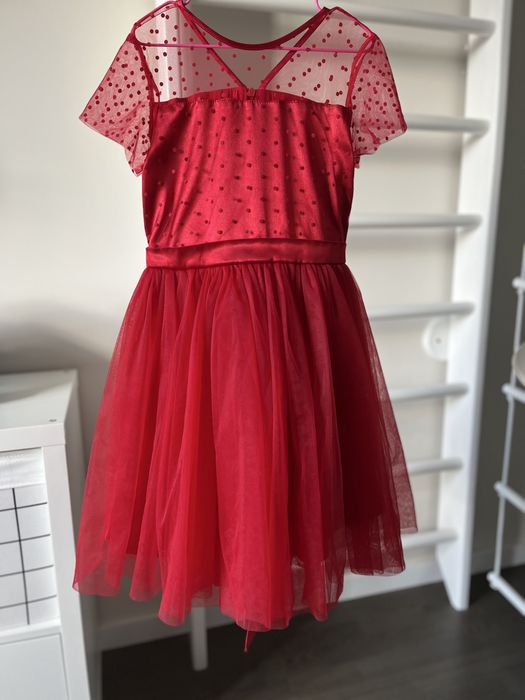Святкове червоне плаття на 7-8 років, 128 розмір