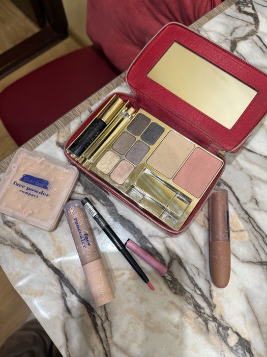 Косметика набір косметики