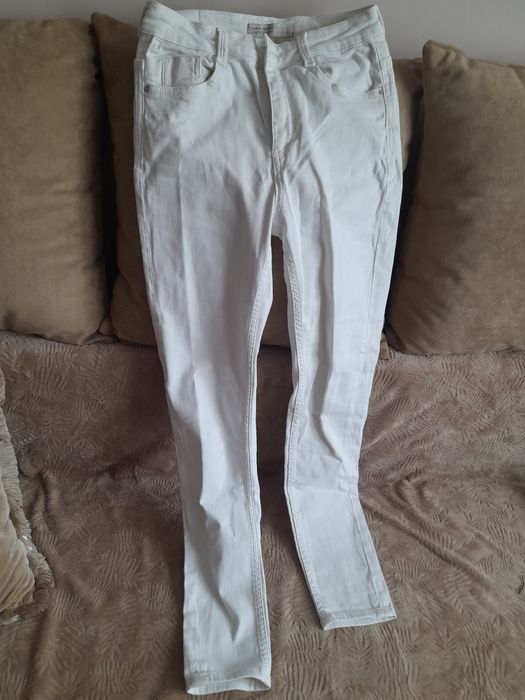 Spodnie białe zara 36