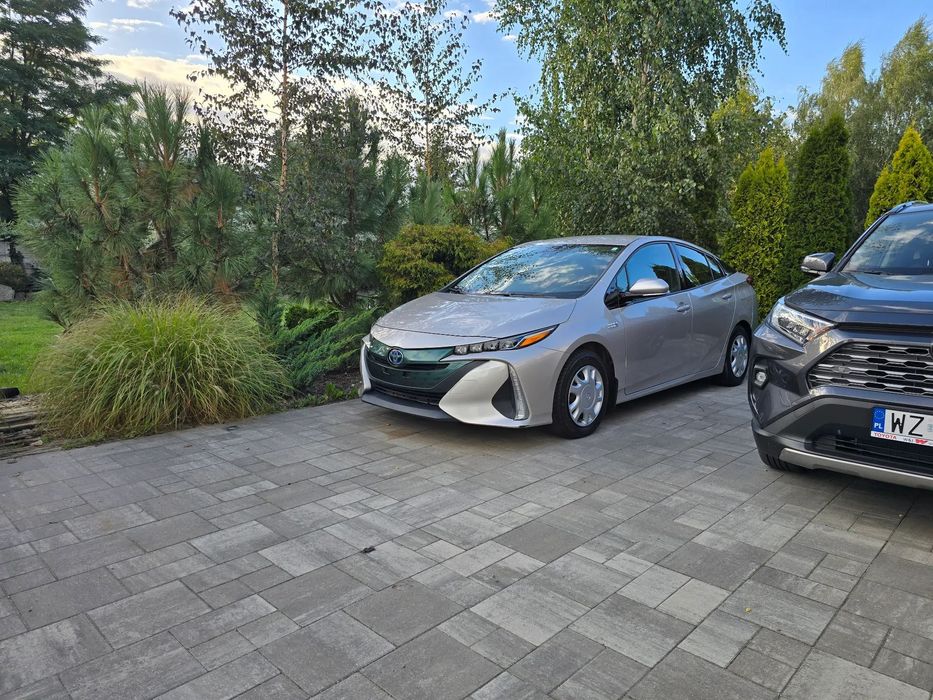 Toyota Prius Toyota Prius PRIME - Plug In 2018r przebieg 32 tyś KM