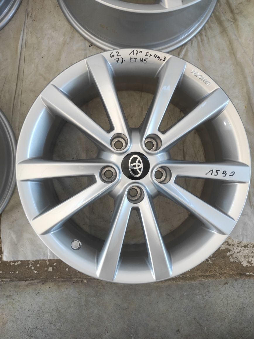 62 Felgi aluminiowe TOYOTA R 17 5x114,3 NOWE