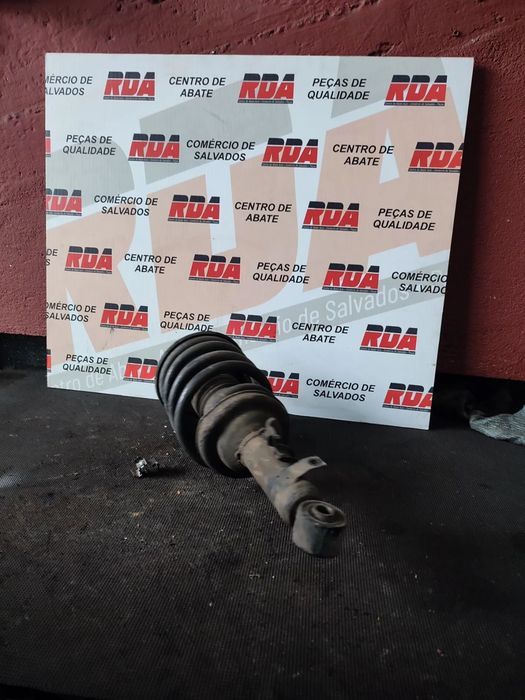 SUSPENSÃO ESQUERDA TOYOTA HILUX