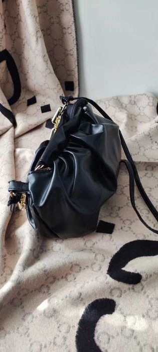 Czarna torebka damska marszczona bagietka - sezon wiosna lato 2025