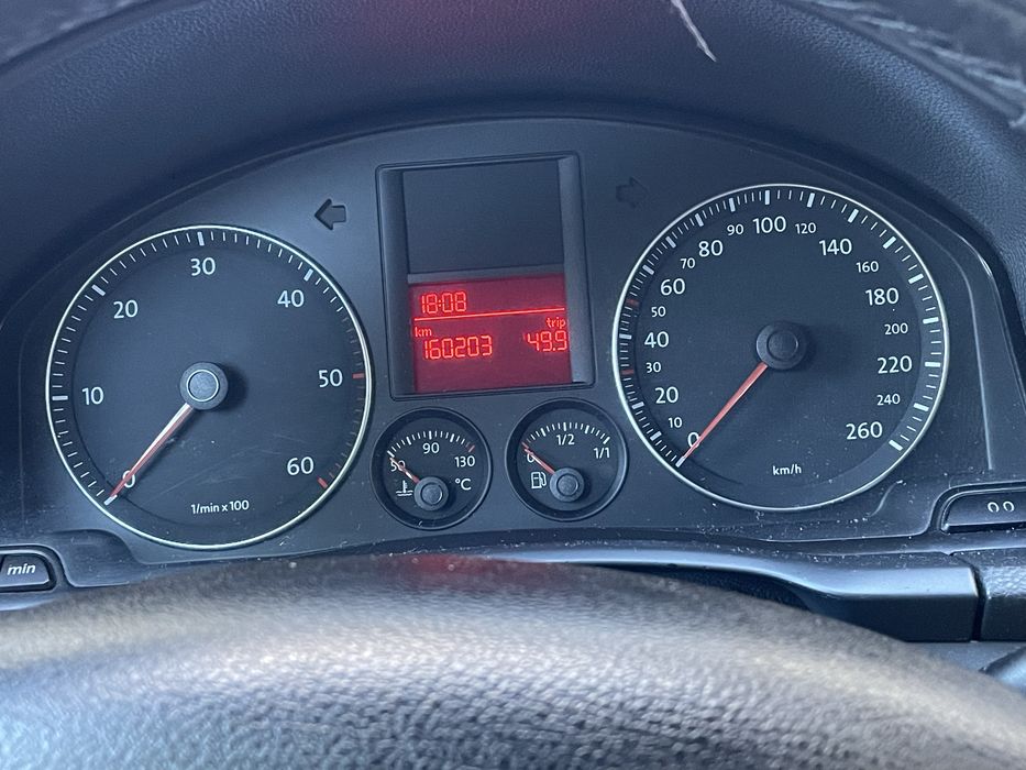 Vw golf 5 variante. Poucos km e esta impecavel. Não aceito trocas.