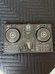Controlador DJ Hercules Inpulse 300