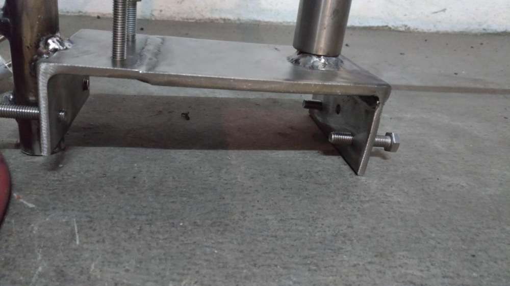 Espeto de inox com motor e adaptação para churrasqueira