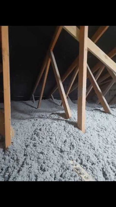 Wdmuchiwanie wełny celulozy ocieplanie docieplanie poddasza naprawa