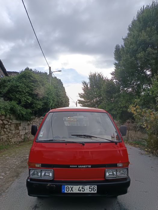 Nissan vanette 5 lugares