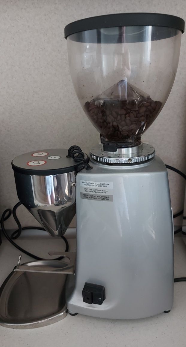 Кавомолка професійна Mazzer Luigi Італія