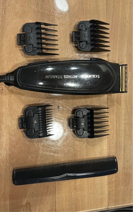 Maquina de cortar cabelo Taurus mithos