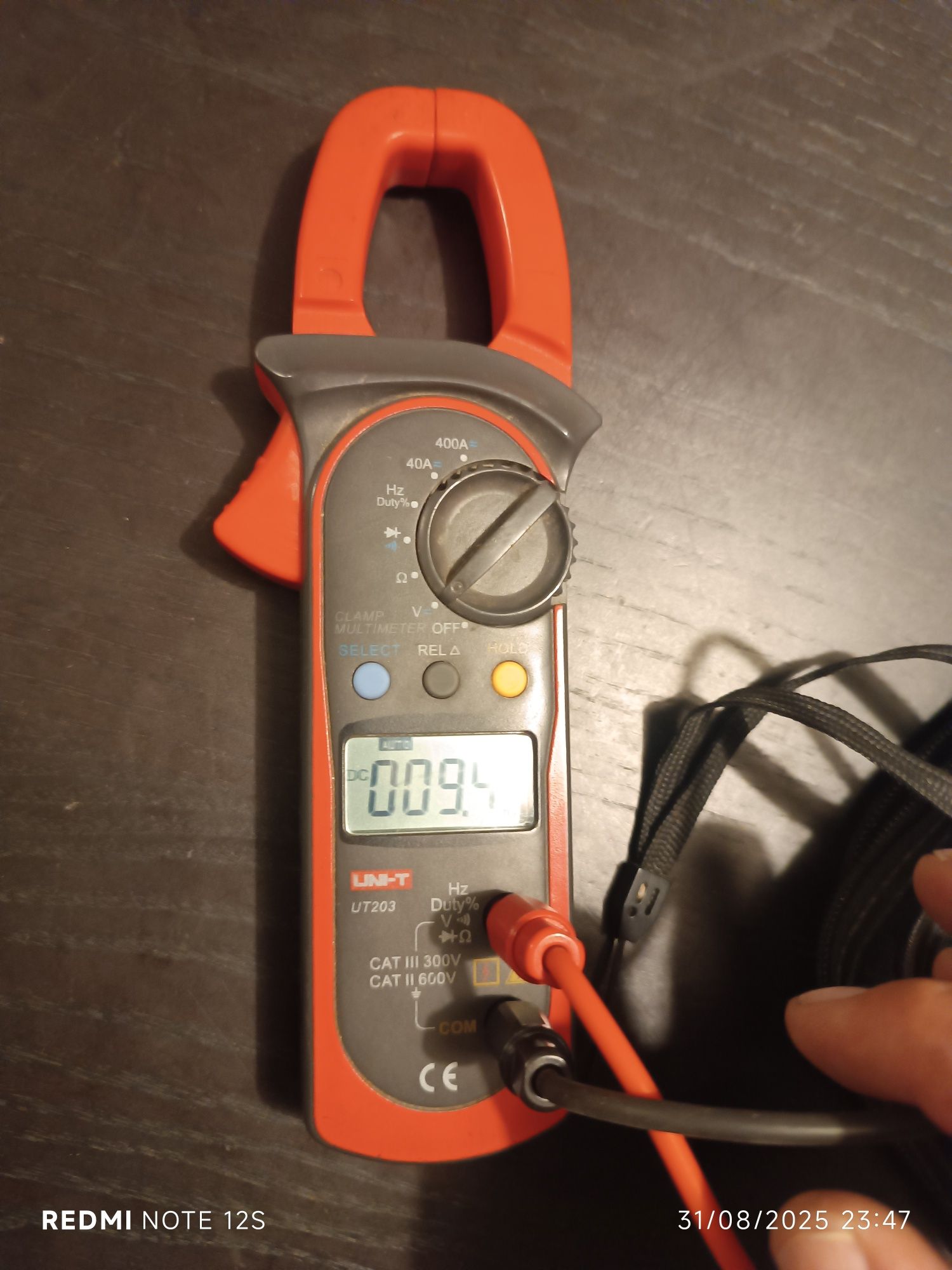 Vendo Alicate Amperímetro Digital UNI-T UT203