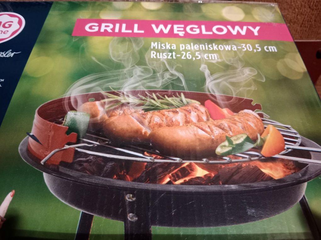 Nowy grill węglowy