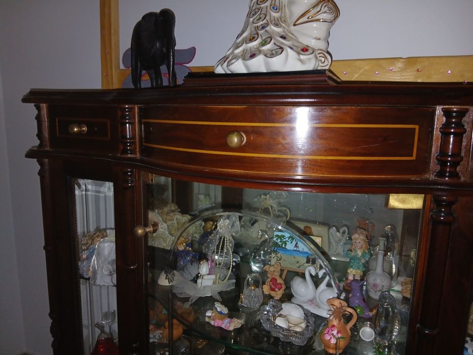 Cristaleira  madeira e vidro