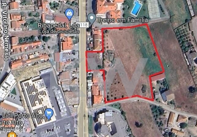 Terreno URBANO para construção e projeto para 48 fogos em  Porto Alto