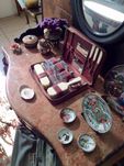 Vendo várias velharias (copos, pratos, livros, azulejos antigos, etc)