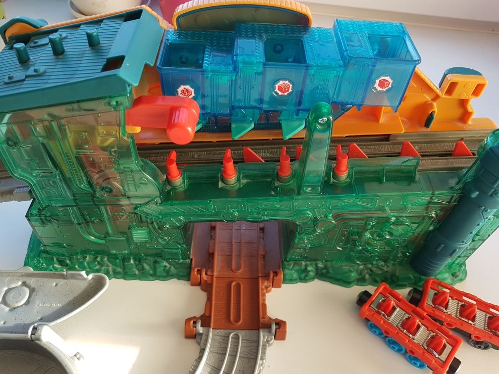 Fabryka lokomotywek Take-N-Play Tomek i przyjaciele