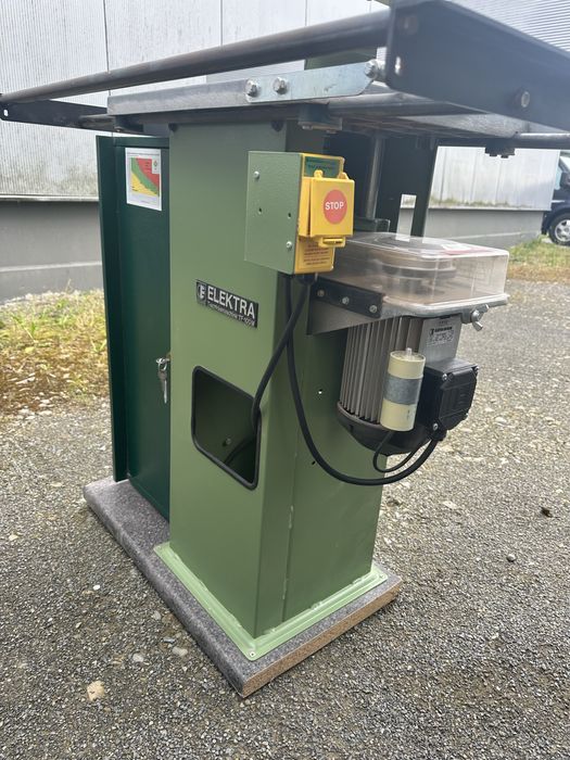 Фрезерний станок з контейнером Elektrabeckum