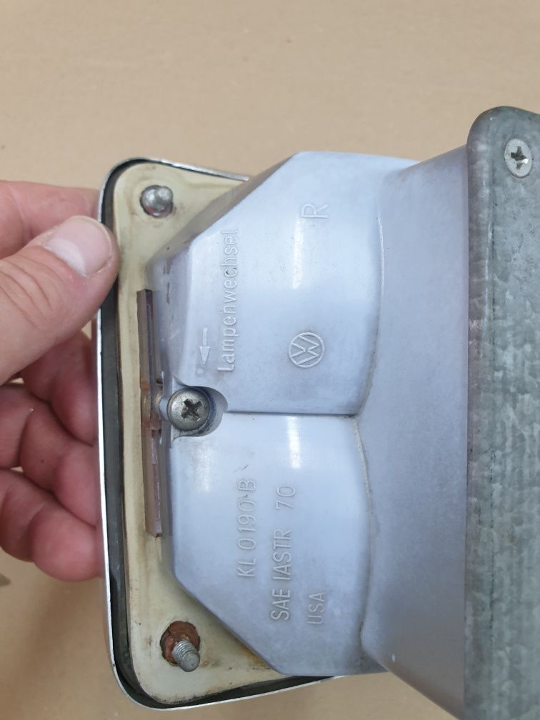 lampa prawa tylna Volkswagen K70 69 rok