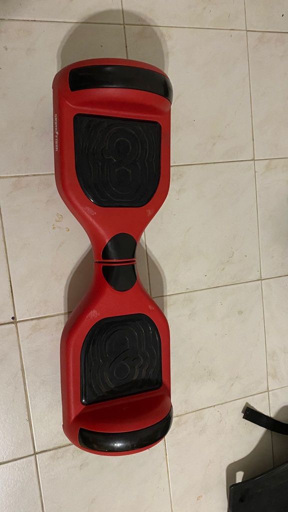 Hoverboard preto e vermelho