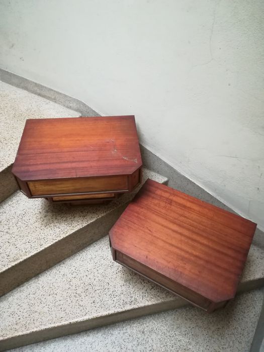 Par de Consolas de Suspensão em Madeira. Modernismo. Anos 1950.