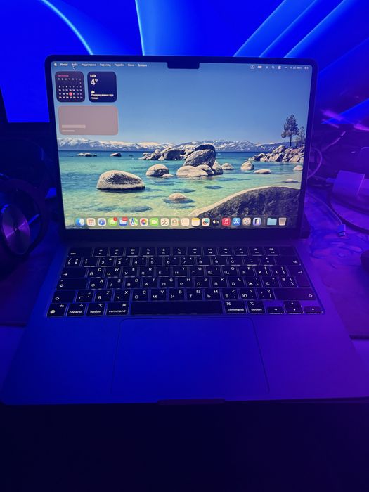 MacBook Air m3 8/256