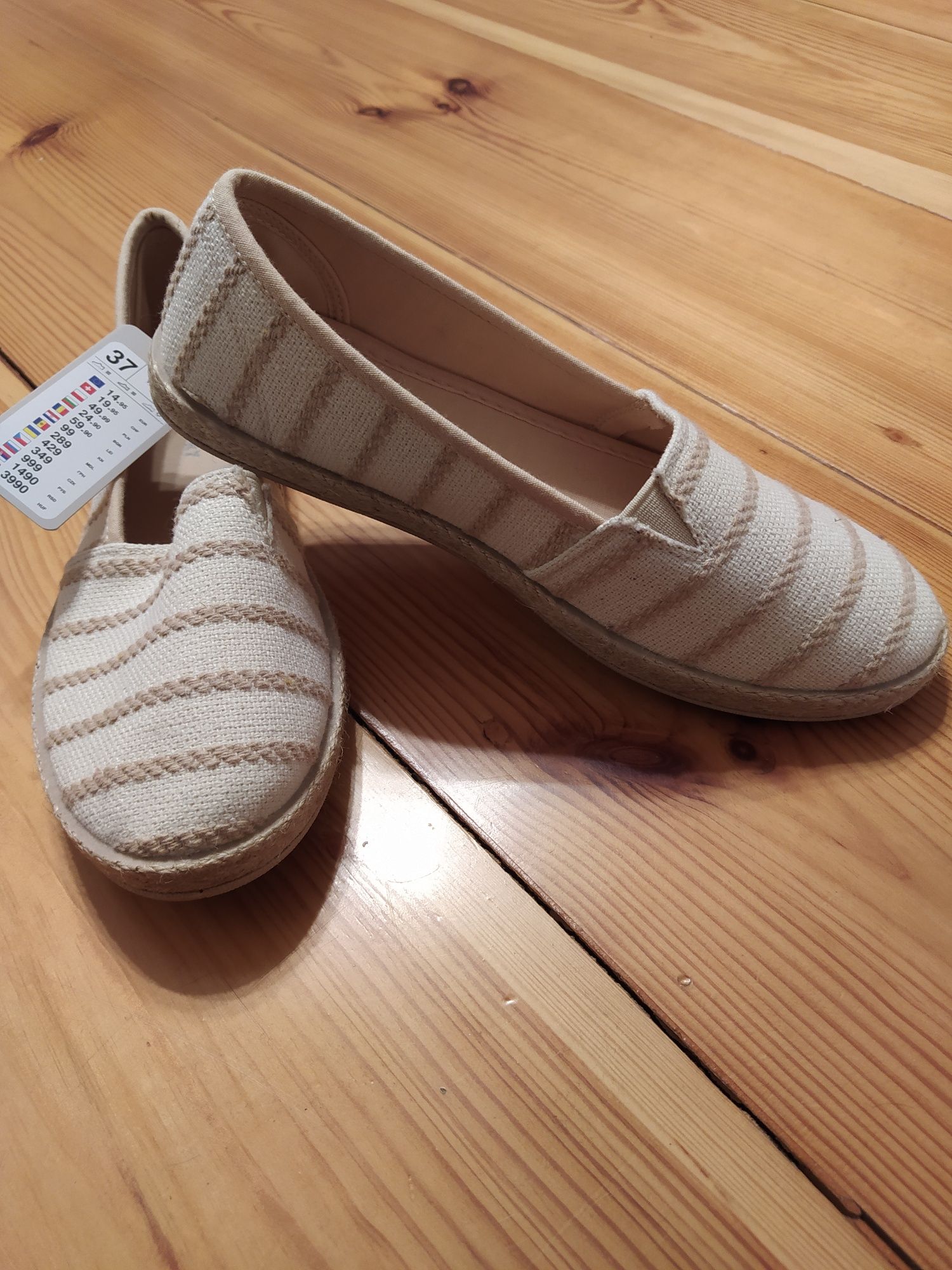 Espadryle beżowe CCC nowe