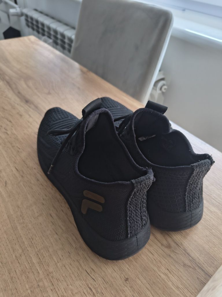 Buty sportowe FILA  r.39