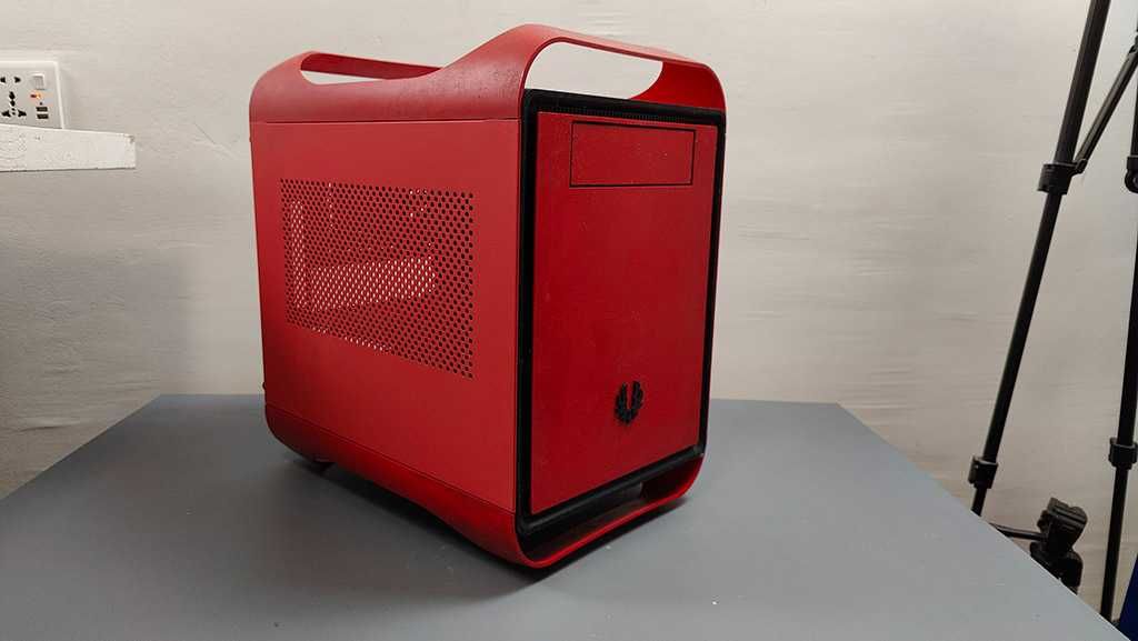 Корпус BitFenix Prodigy M red mini itx