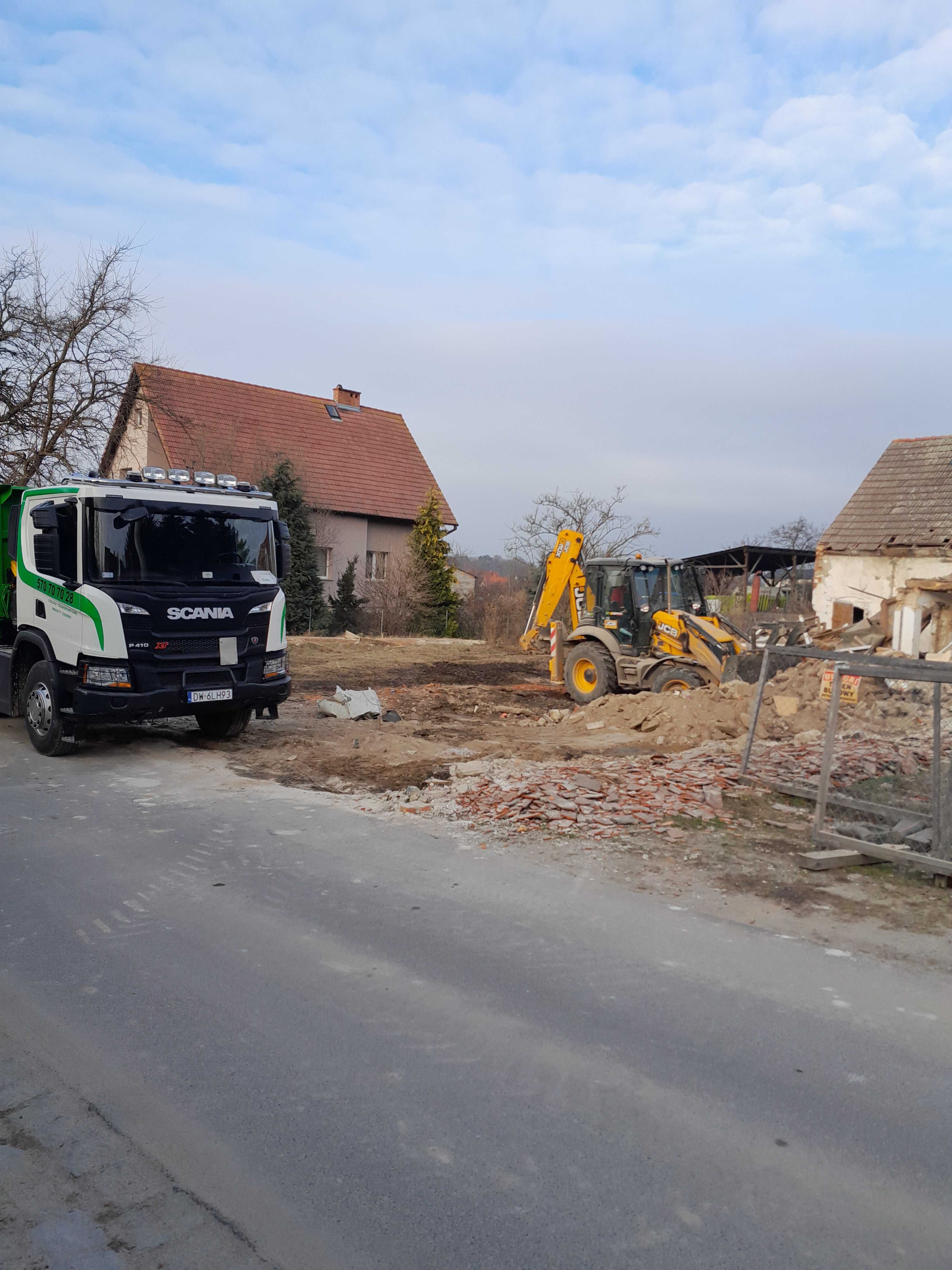 Roboty ziemne Strzelin i okolice  koparko-ładowarka JCB , Transport