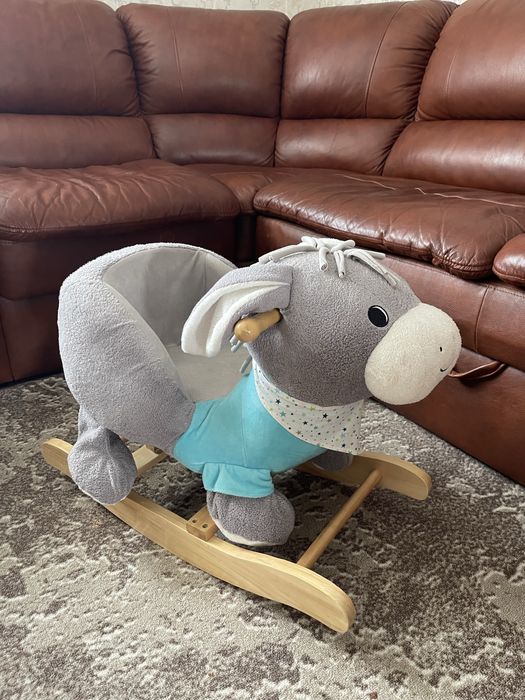 Іграшка - гойдалка доя малюків