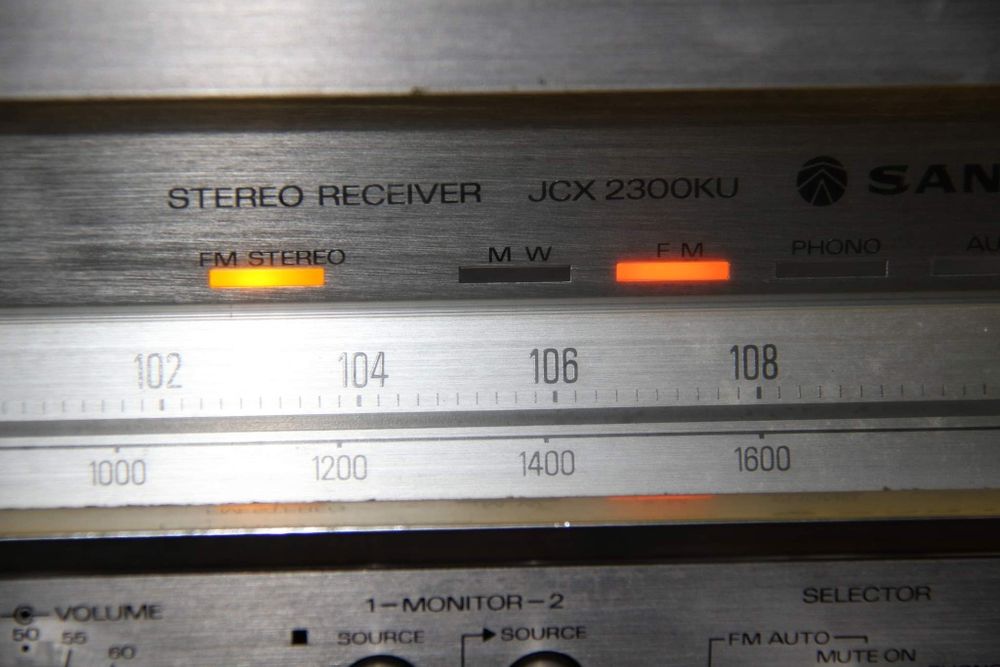 Amplificador Receiver Sanyo Vintage, modelo JCX 2300KU