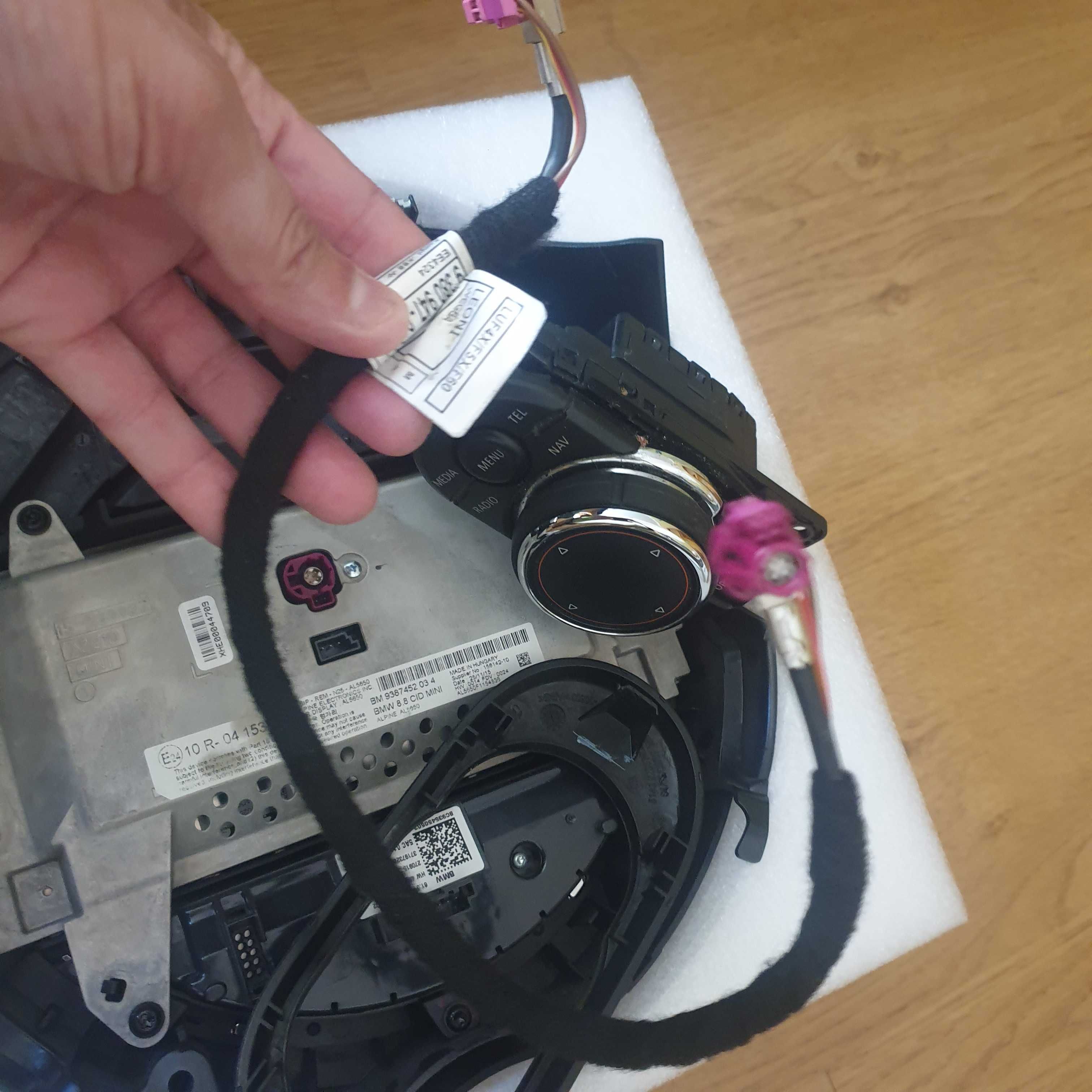 Sist.Navegação MINI Original - 300€ [Entregue em mão zona de CASCAIS]