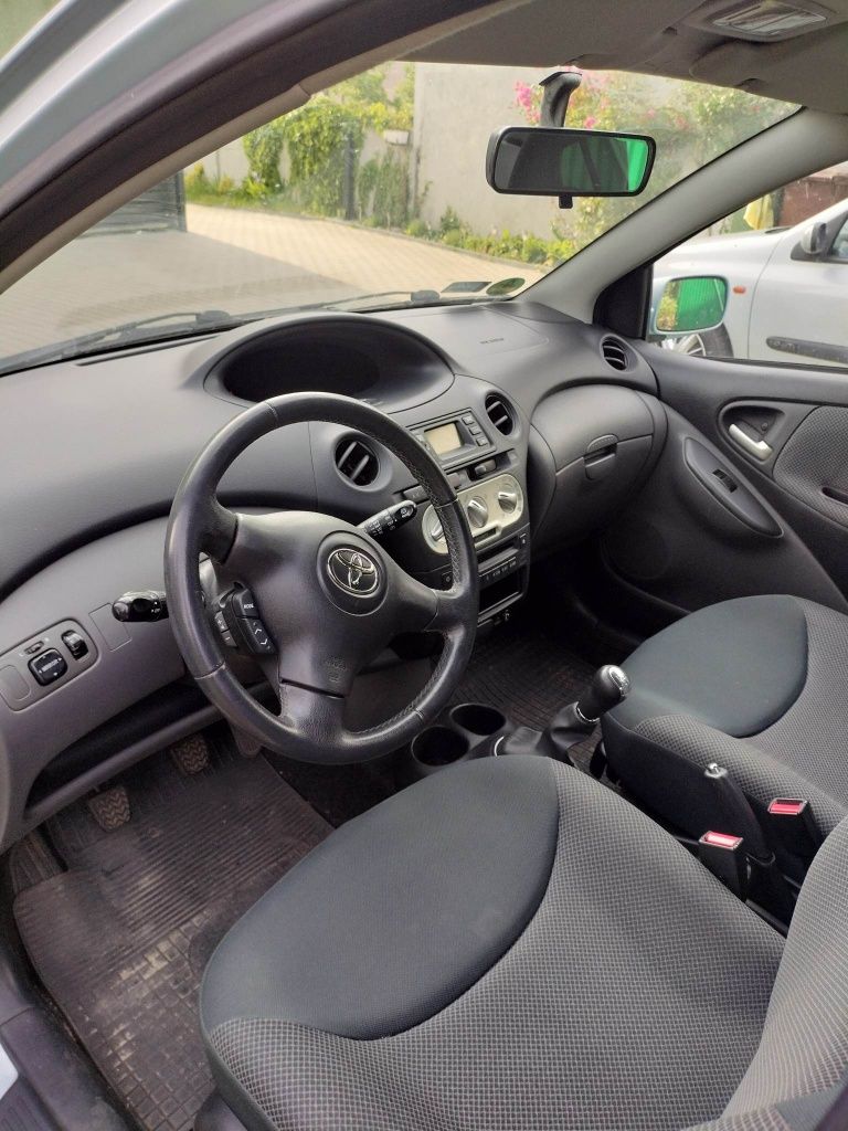 Toyota Yaris 1.0 benzyna