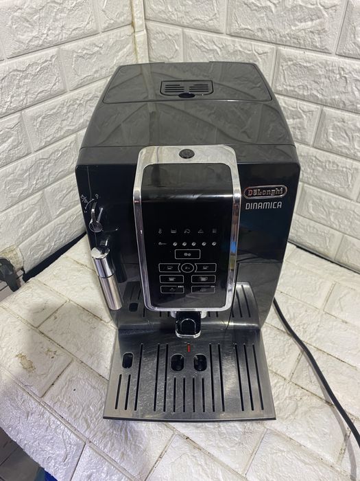 Кавомашина Delonghi Dinamica