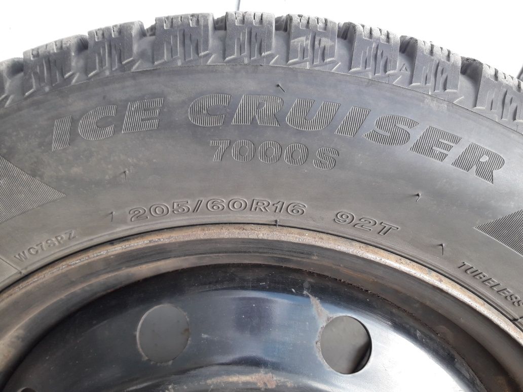 205/60 16  Зима шип Bridgestone ICE CRUISER