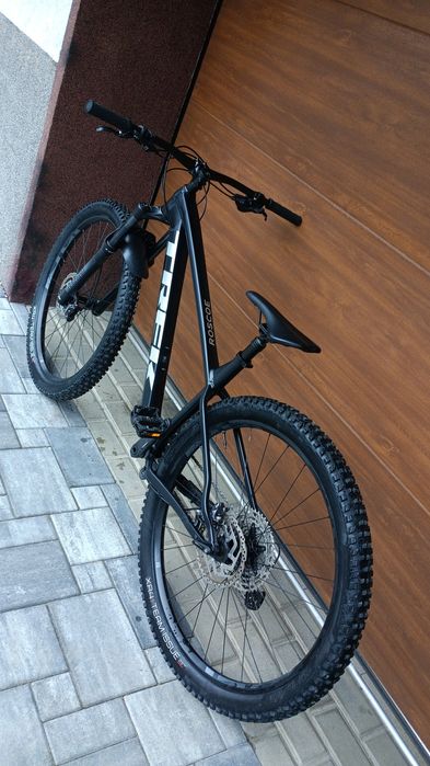 Trek Roscoe 7 2024, rozmiar M/L. Hamulce Deore XT