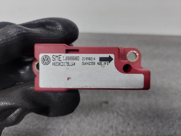 Sensor de impacto VOLKSWAGEN Golf IV (1J1)