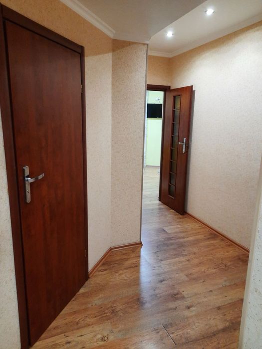 Длительно (год и более) 2х ком.квартира в р-не Монолита; газ.котел