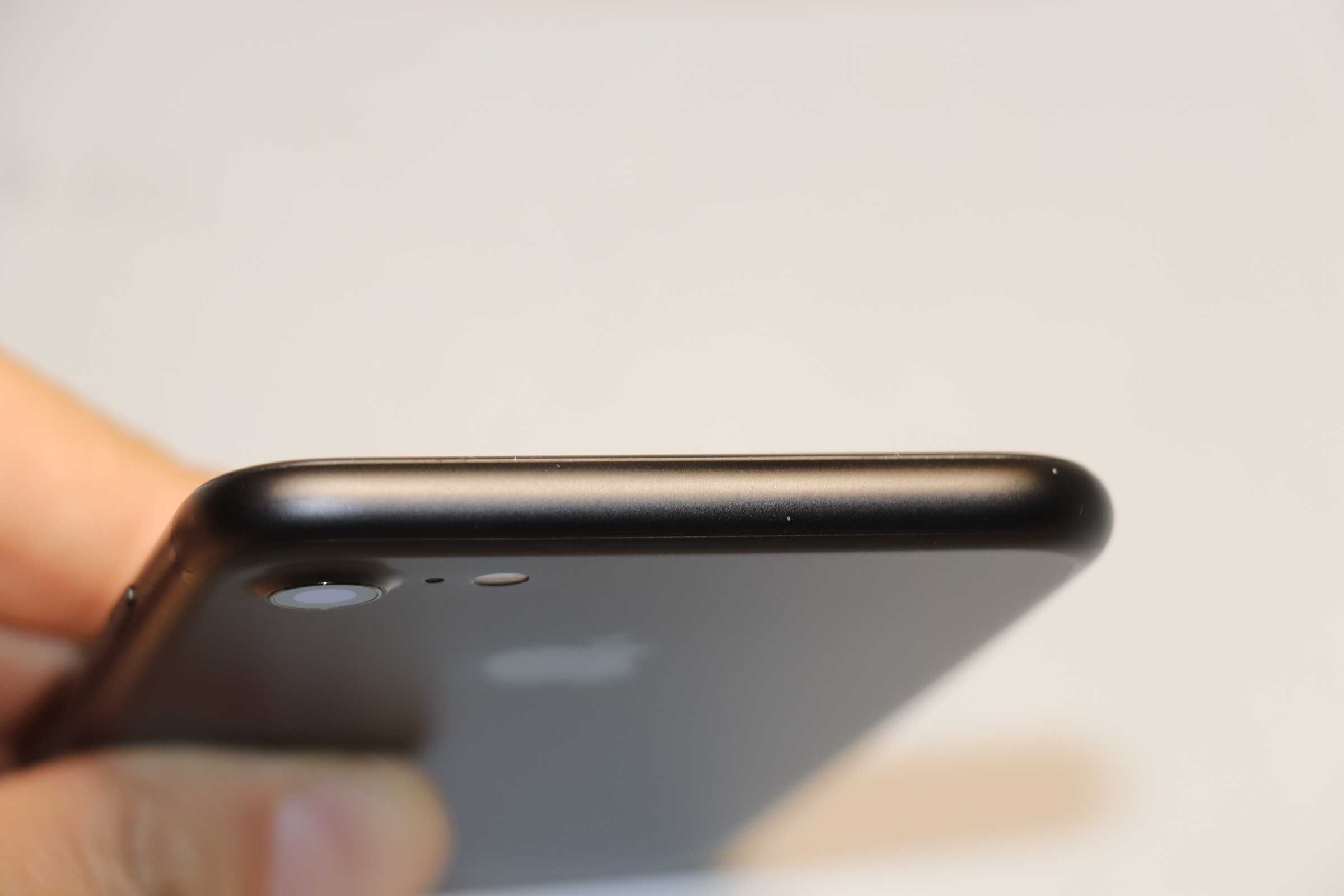 Apple iPhone 7 32GB Black, заблокирован по Icloud! отличное состояние!
