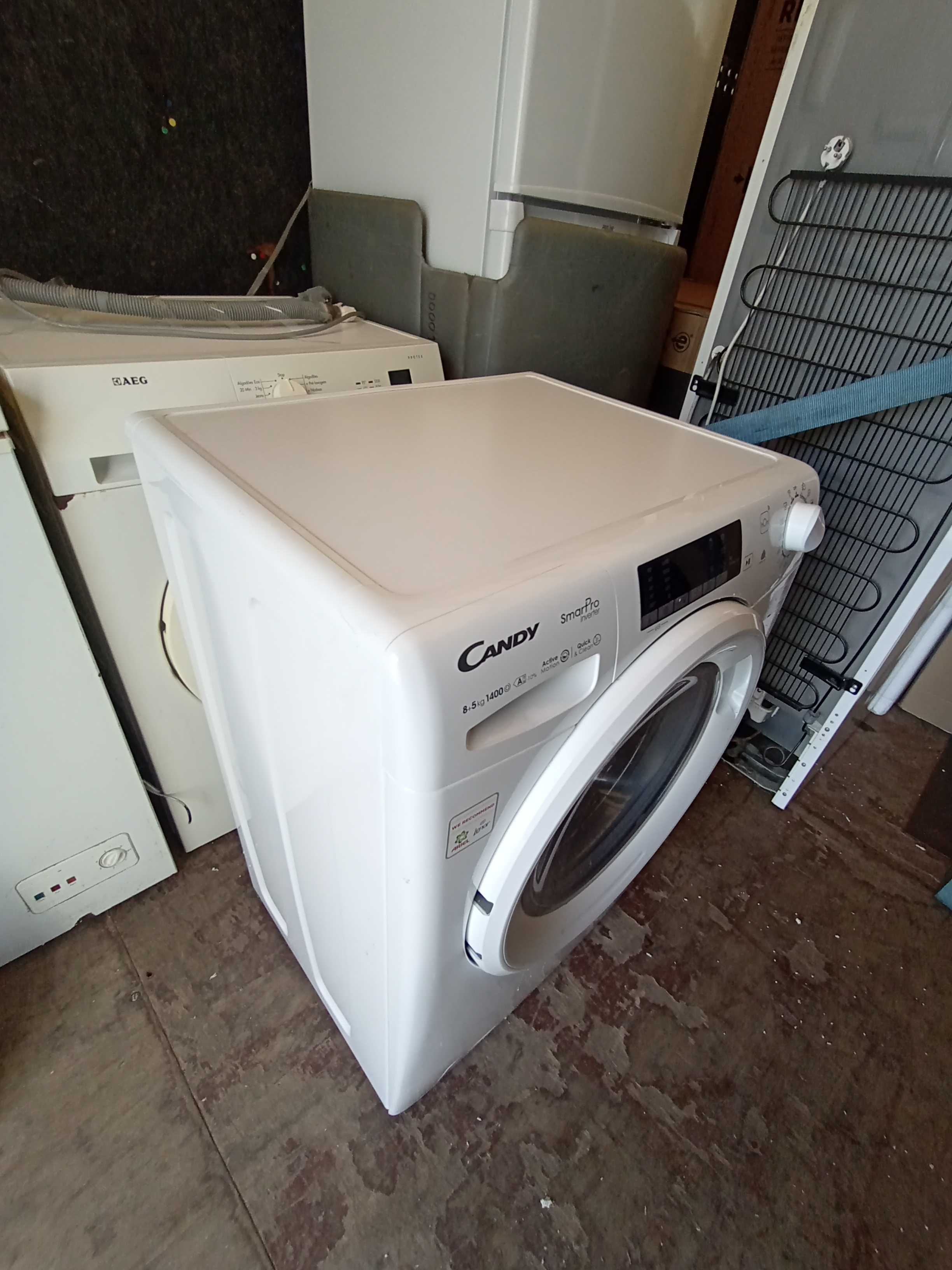 Máquina de Lavar e Secar Roupa CANDY (Nova)
