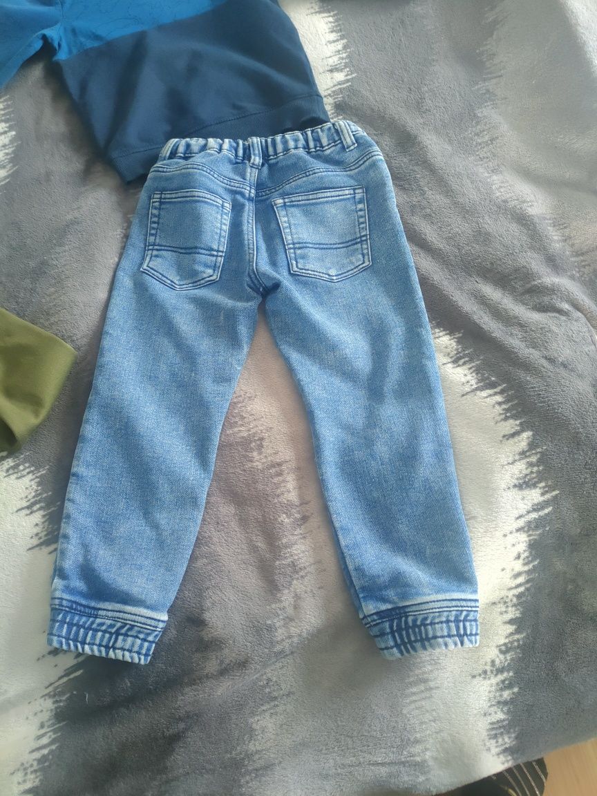 Bluzy, jeansy 110- pakiet