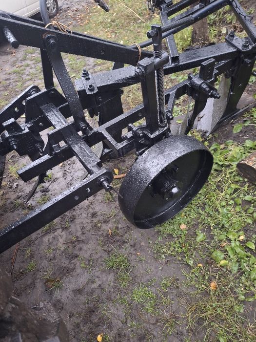 Плуг до трактора.ПЛН 2-35,для китайця,з передплужниками.