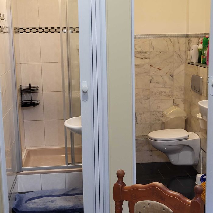 1. Mieszkania, apartamenty, pokoje, kwatery, noclegi pracownicze