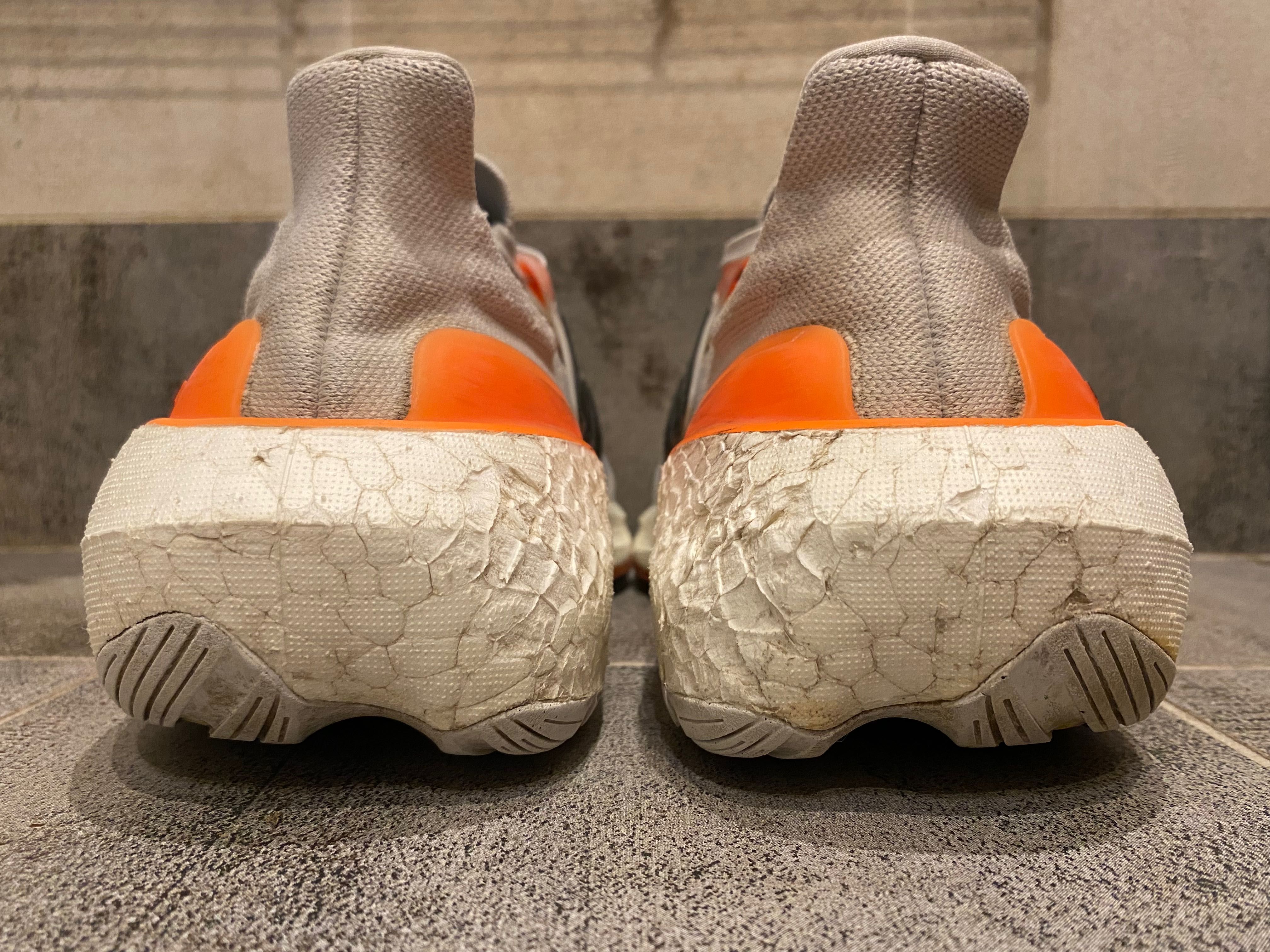 Adidasy 43 r 28 cm Light Boost buty sportowe do biegania Ultra białe