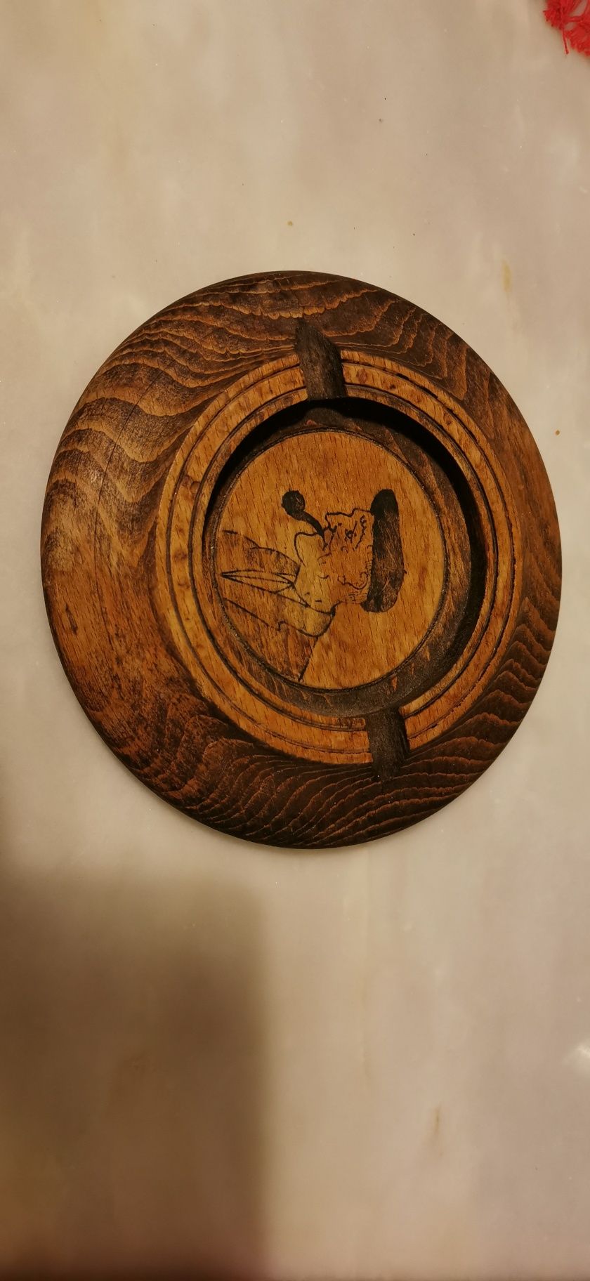 Cinzeiro de madeira com pintura manual