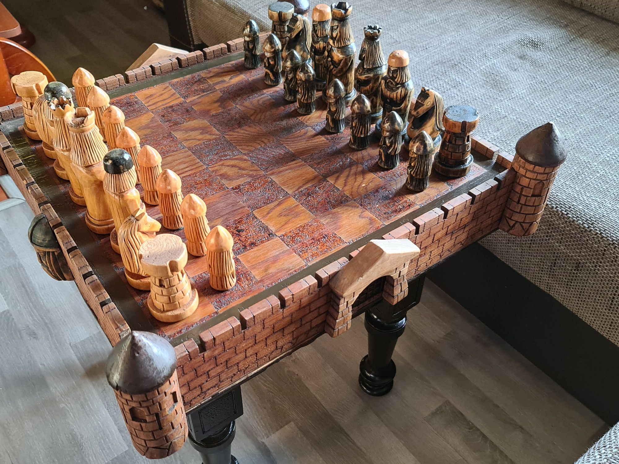 Wyjątkowe ręcznie robione stare szachy