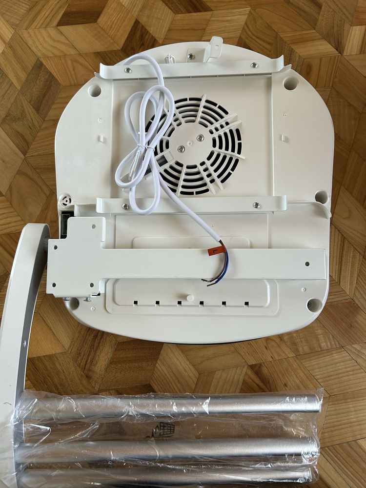 Suszarka elektryczna do rąk ręczników