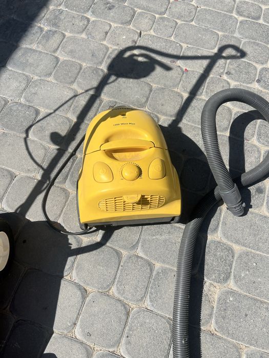 Пилосос Philips — 1400 Watt Max.