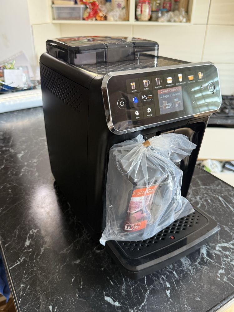 Кавоварка Philips LatteGo Series 5400 Кавомашина !